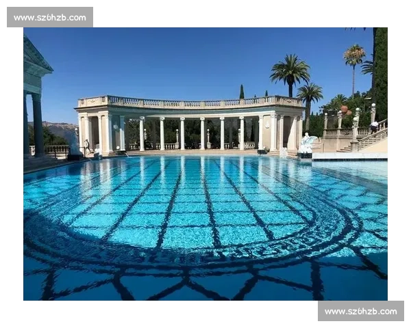 雨幕中的泳者：拥抱自然的清凉仪式